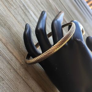 Lucky Brand Herringbone Patterned Antique Gold Tone Asymmetrical Bangle! EUC